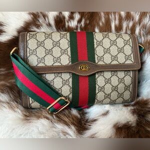 Gucci GG Sherry Line clutch
